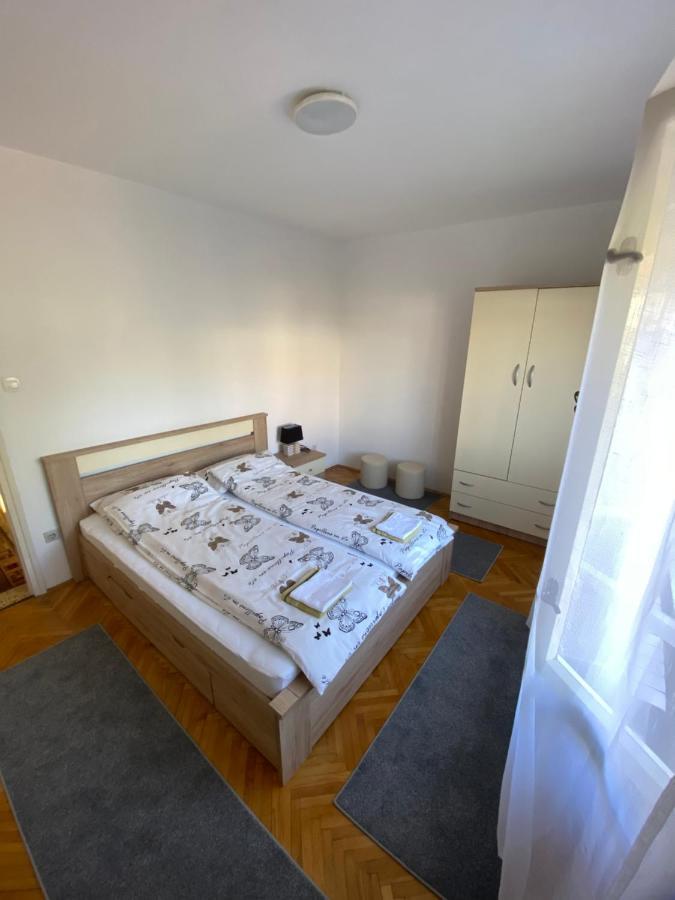 Apartmani Zdenka Pobri โอปาติยา ภายนอก รูปภาพ